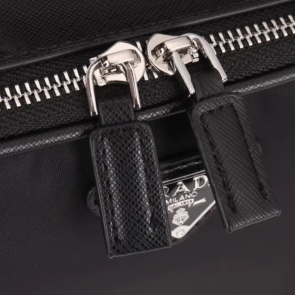 【2026】【PRADA 公式旗艦店】プラダ  斜めがけバッグ 当日出荷 好評に付き再入荷！22*16*8CM