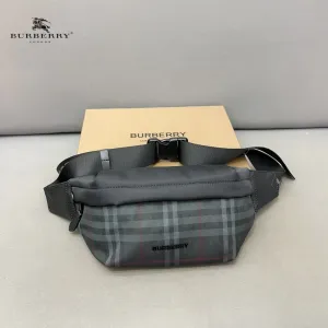 【2026】【BURBERRY 公式旗艦店】バーバリー 胸ポケット  当日出荷 好評に付き再入荷！30*14CM