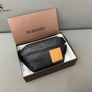 【2026】【BURBERRY 公式旗艦店】バーバリー 胸ポケット  当日出荷 好評に付き再入荷！28*19CM