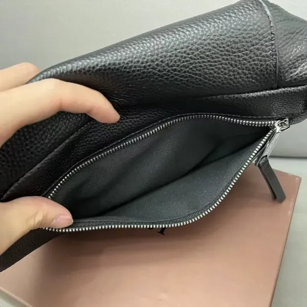 【2026】【BURBERRY 公式旗艦店】バーバリー 胸ポケット  当日出荷 好評に付き再入荷！28*19CM