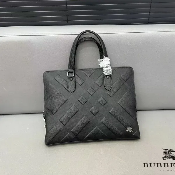 【2026】【BURBERRY 公式旗艦店】バーバリー  ハンドバッグ  当日出荷 好評に付き再入荷！38*27CM