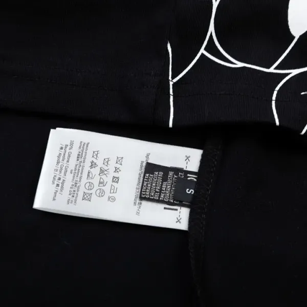 【2026】【FENDI 公式旗艦店】フェンディ  Tシャツ ご好評に付き再入荷！