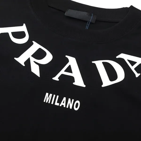【2026】【PRADA 公式旗艦店】プラダ Tシャツご好評に付き再入荷! 【2026】【PRADA 公式旗艦店】プラダ Tシャツご好評に付き再入荷!
