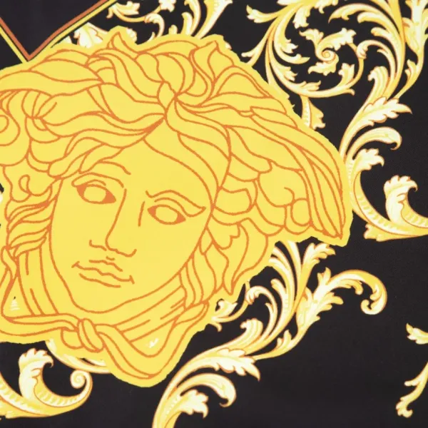 【2026】【VERSACE  公式旗艦店】ヴェルサーチ  ショートパンツ  ご好評に付き再入荷！