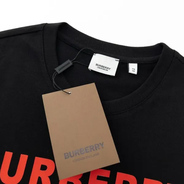 【2026】【BURBERRY  公式旗艦店】バーバリー  Tシャツ ご好評に付き再入荷！