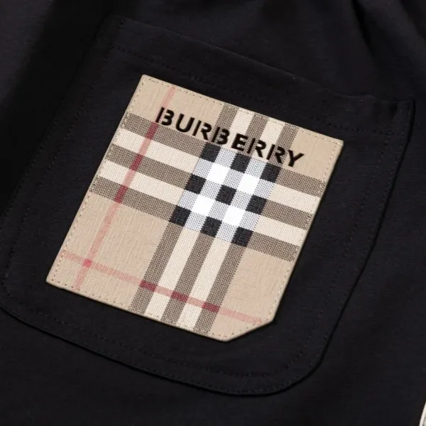 【2026】【BURBERRY  公式旗艦店】バーバリー  ショートパンツ  ご好評に付き再入荷！