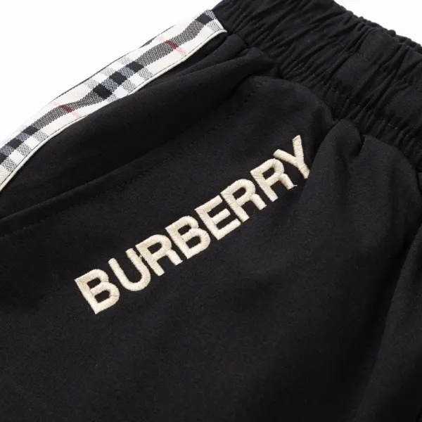 【2026】【BURBERRY  公式旗艦店】バーバリー  ショートパンツ  ご好評に付き再入荷！