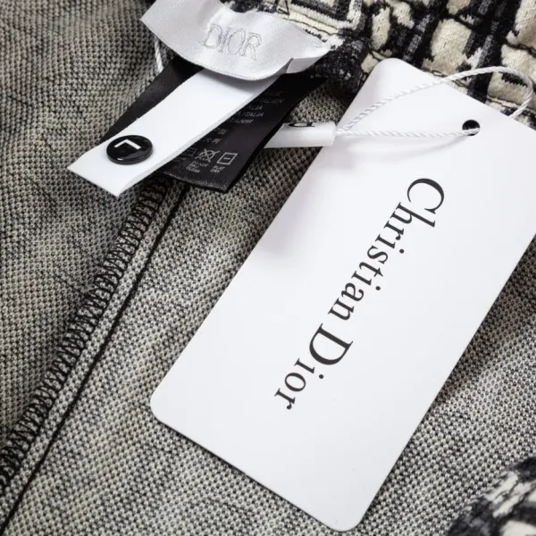 【2026】【DIOR  公式旗艦店】ディオール   ショートパンツ  ご好評に付き再入荷！