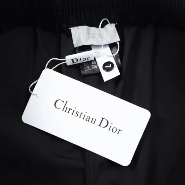 【2026】【DIOR  公式旗艦店】ディオール   ショートパンツ  ご好評に付き再入荷！
