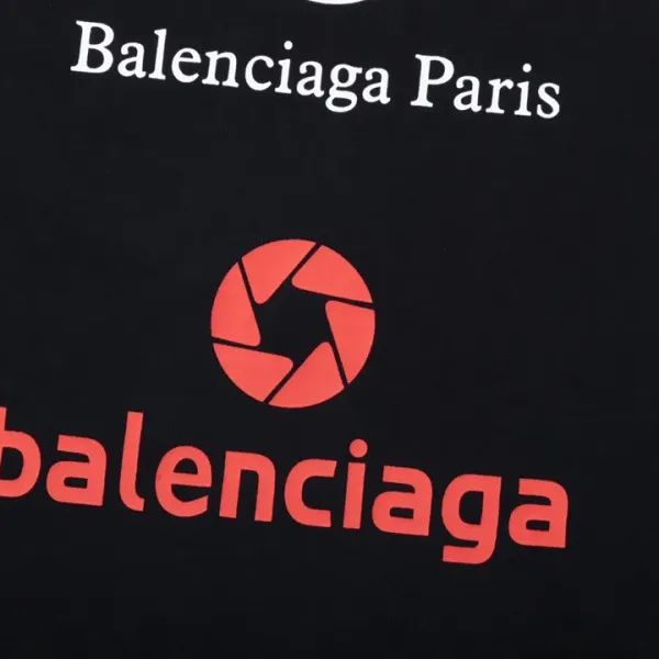 【2026】【BALENCIAGA  公式旗艦店】バレンシアガ  Tシャツ ご好評に付き再入荷！