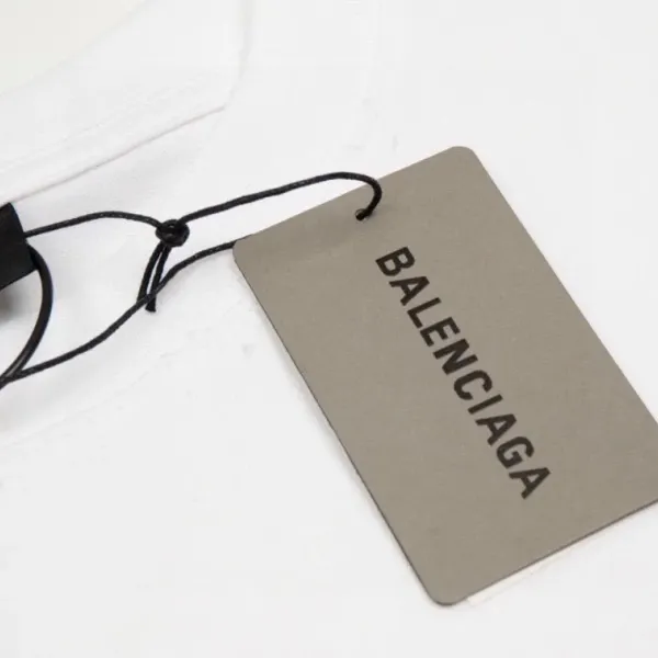 【2026】【BALENCIAGA  公式旗艦店】バレンシアガ  Tシャツ ご好評に付き再入荷！