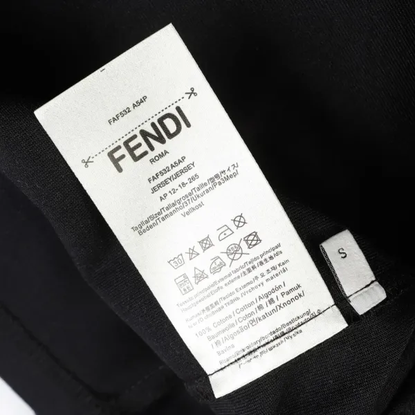 【2026】【FENDI公式旗艦店】フェンディ  Tシャツ ご好評に付き再入荷！