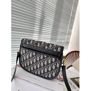 【2026】【DIOR公式旗艦店】ディオール  斜めがけバッグ当日出荷 好評に付き再入荷！23.5*13CM