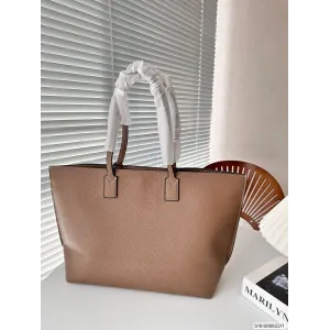 【2026】【BURBERRY 公式旗艦店】バーバリー  ハンドバッグ 当日出荷 好評に付き再入荷！34*28CM