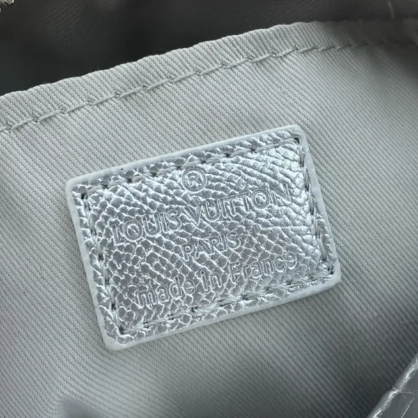 【2026】LV【LOUIS VUITTON 公式旗艦店】ルイヴィトン  斜めがけバッグ当日出荷 好評に付き再入荷！18.5*13*8CM