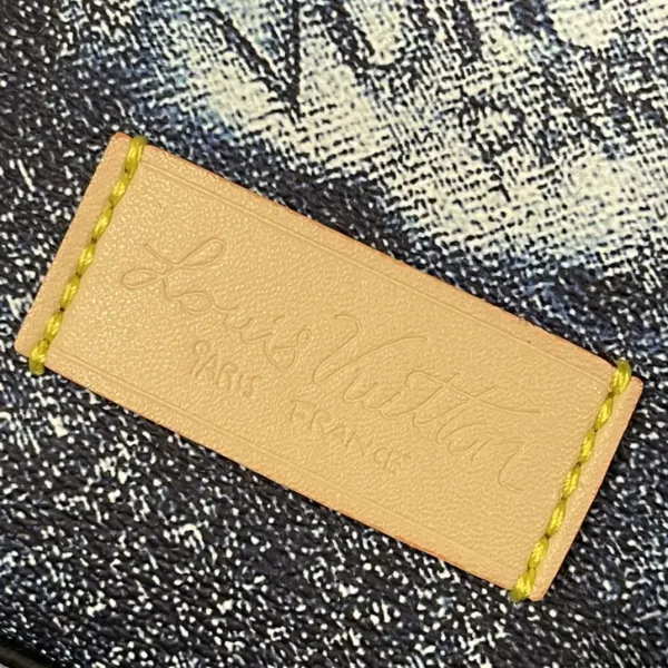 【2026】【LOUIS VUITTON 公式旗艦店】ルイヴィトン  斜めがけバッグ当日出荷 好評に付き再入荷！25*18*4CM
