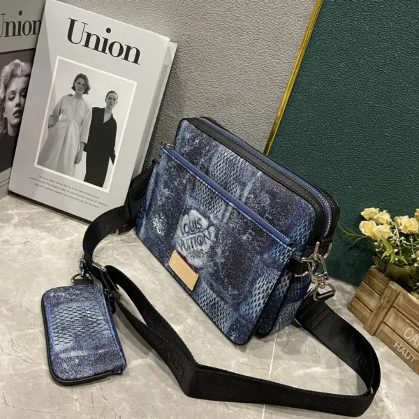 【2026】【LOUIS VUITTON 公式旗艦店】ルイヴィトン  斜めがけバッグ当日出荷 好評に付き再入荷！25*18*4CM
