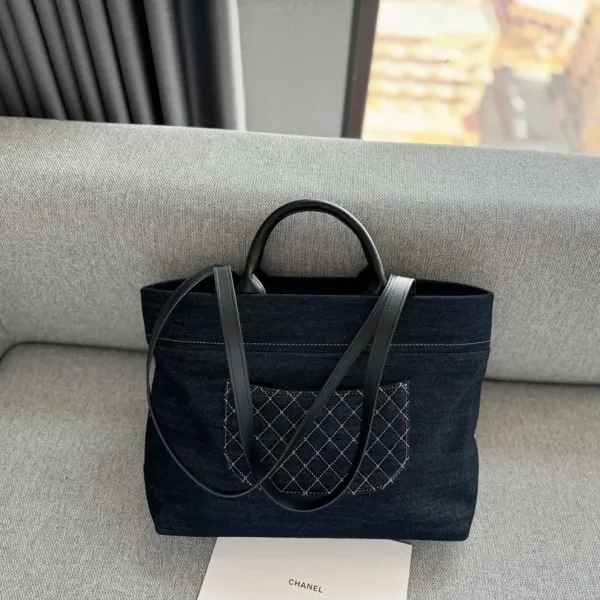 【2026】【CHANEL  公式旗艦店】シャネル   ハンドバッグ  当日出荷 好評に付き再入荷！36*30CM