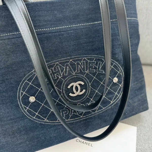 【2026】【CHANEL  公式旗艦店】シャネル   ハンドバッグ  当日出荷 好評に付き再入荷！36*30CM