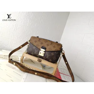 【2026】LV【LOUIS VUITTON 公式旗艦店】ルイヴィトン 斜めがけバッグ当日出荷 好評に付き再入荷!21.5*6*13.5CM 【2026】LV【LOUIS VUITTON 公式旗艦店】ルイヴィトン 斜めがけバッグ当日出荷 好評に付き再入荷!21.5*6*13.5CM