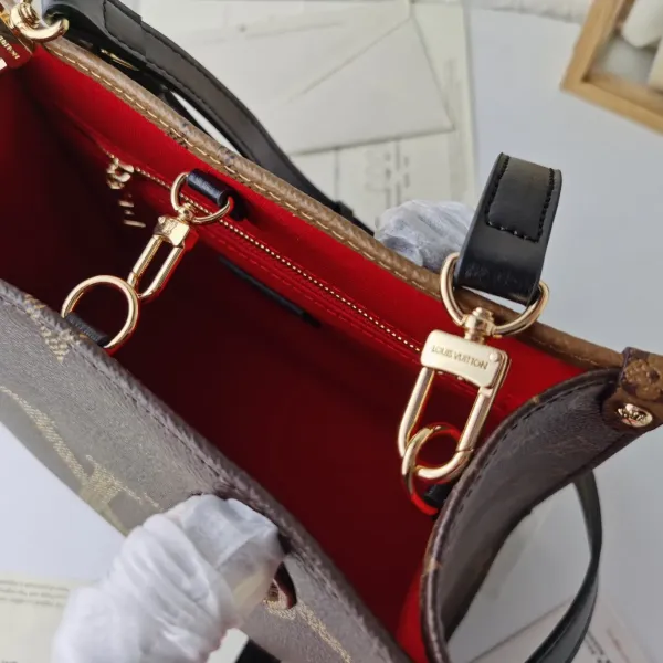 【2026】【LOUIS VUITTON 公式旗艦店】ルイヴィトン  斜めがけバッグ当日出荷 好評に付き再入荷！25CM