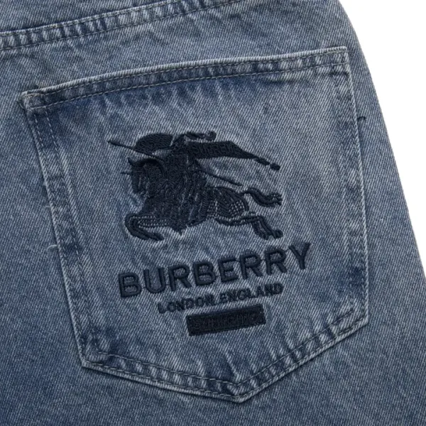 【2026】【BURBERRY 公式旗艦店】バーバリー   ジーパン  ご好評に付き再入荷！