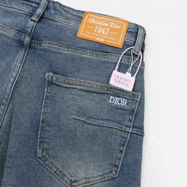 【2026】【DIOR 公式旗艦店】ディオール  ジーパン  ご好評に付き再入荷！