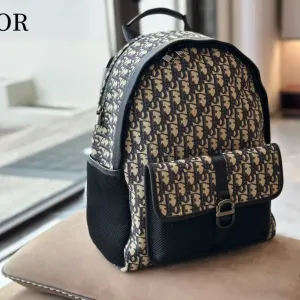 【2026】【DIOR 公式旗艦店】ディオール リュックサック 当日出荷 好評に付き再入荷！30*38CM