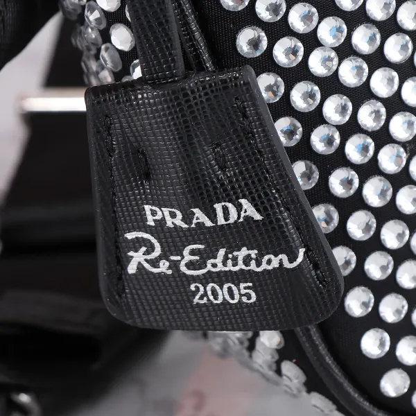 【2026】【PRADA  公式旗艦店】プラダ   斜めがけバッグ  当日出荷 好評に付き再入荷！22*16*6CM