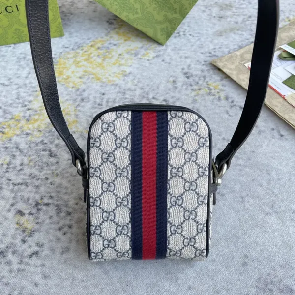 【2026】【GUCCI  公式旗艦店】 グッチ   斜めがけバッグ  当日出荷 好評に付き再入荷！14.5*18*6CM