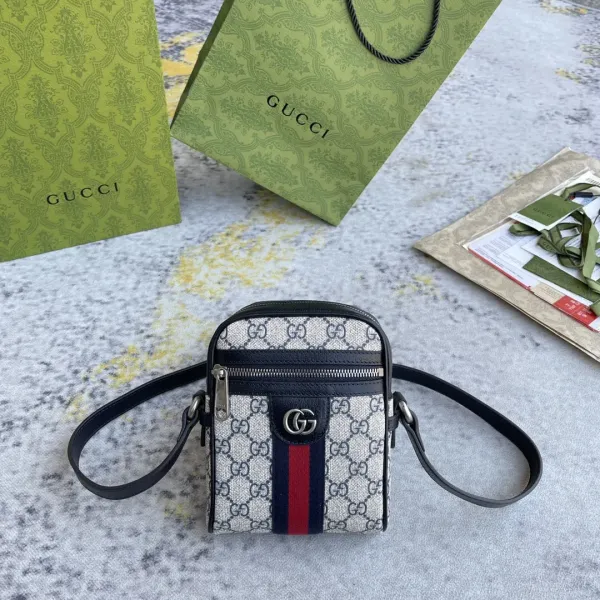 【2026】【GUCCI  公式旗艦店】 グッチ   斜めがけバッグ  当日出荷 好評に付き再入荷！14.5*18*6CM