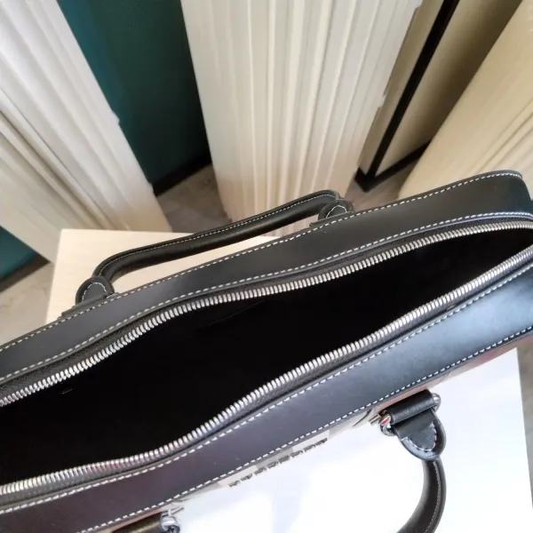 【2026】【BURBERRY 公式旗艦店】バーバリー   ハンドバッグ 当日出荷 好評に付き再入荷！37*27*7CM