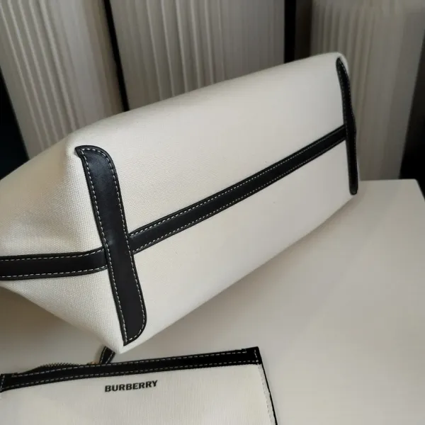 【2026】【BURBERRY 公式旗艦店】バーバリー   ハンドバッグ 当日出荷 好評に付き再入荷！35*16*29CM