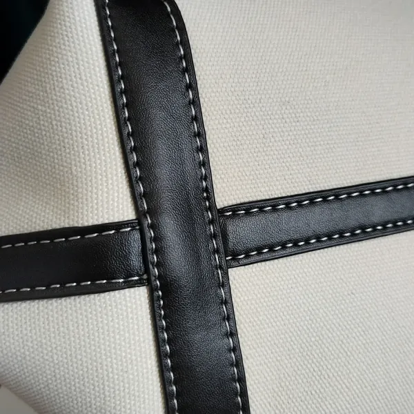 【2026】【BURBERRY 公式旗艦店】バーバリー   ハンドバッグ 当日出荷 好評に付き再入荷！35*16*29CM