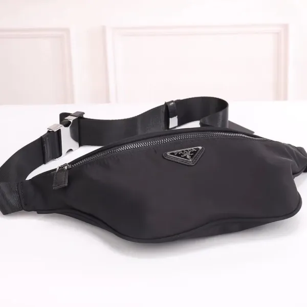 【2026】【PRADA  公式旗艦店】プラダ  ウエストポーチ 当日出荷 好評に付き再入荷！30*17*6CM