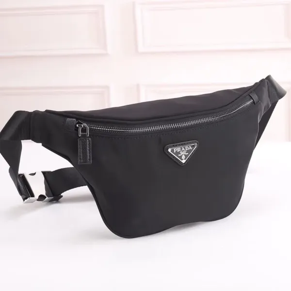 【2026】【PRADA  公式旗艦店】プラダ  ウエストポーチ 当日出荷 好評に付き再入荷！30*17*6CM