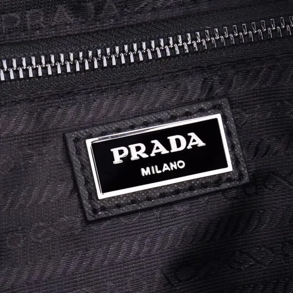 【2026】【PRADA  公式旗艦店】プラダ  ウエストポーチ 当日出荷 好評に付き再入荷！30*17*6CM