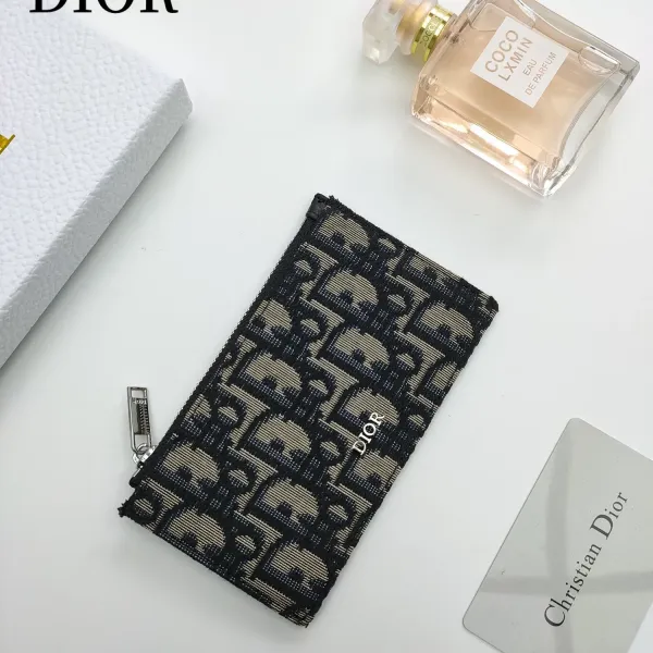 【2026】【DIOR 公式旗艦店】ディオール 財布  当日出荷 好評に付き再入荷！13.2*7.5CM