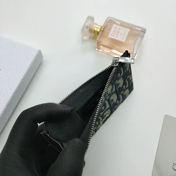 【2026】【DIOR 公式旗艦店】ディオール 財布  当日出荷 好評に付き再入荷！13.2*7.5CM
