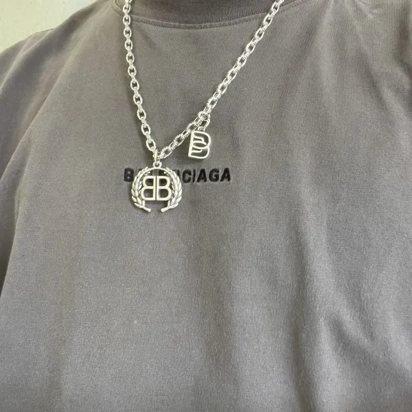 【2026】【BALENCIAGA】ネックレス、新しいネックレス万能シンプルファッションオーナメント 【2026】【BALENCIAGA】ネックレス、新しいネックレス万能シンプルファッションオーナメント