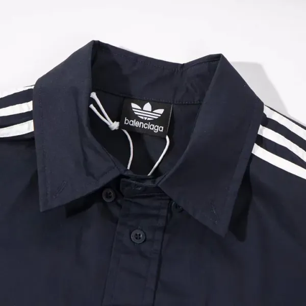 【2026】【BALENCIAGA  公式旗艦店】バレンシアガ   シャツ   ご好評に付き再入荷！