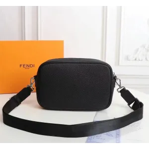【2026】【FENDI  公式旗艦店】フェンディ クラッチバッグ当日出荷 好評に付き再入荷24*16*7CM