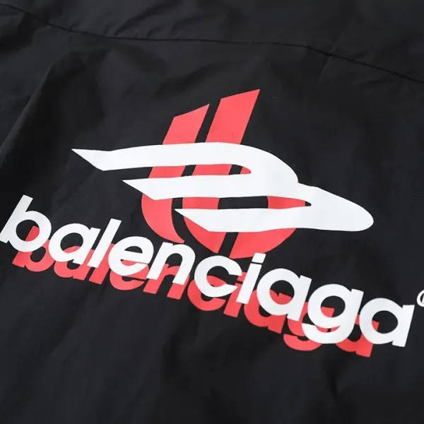 【2026】【BALENCIAGA 公式旗艦店】バレンシアガ  シャツ   ご好評に付き再入荷！