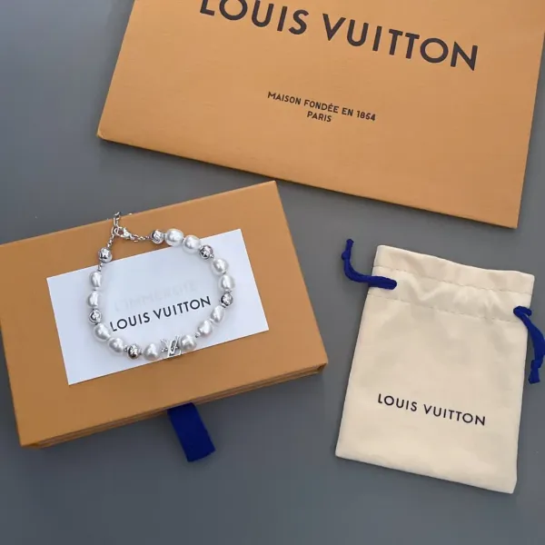 【2026】LV【 LOUIS VUITTON】ブレスレット、ファッションシンプルなスタイル 【2026】LV【 LOUIS VUITTON】ブレスレット、ファッションシンプルなスタイル