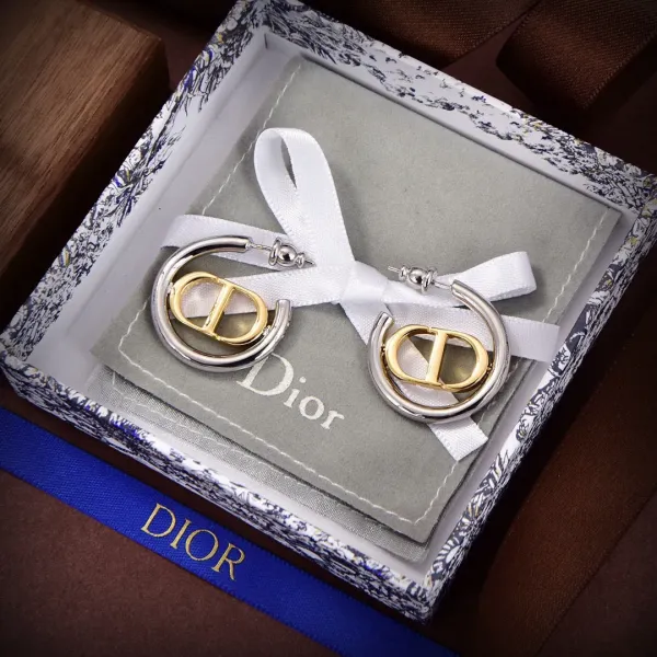 【2026】【DIOR】ディオール  ファッションスタイルのイヤリング