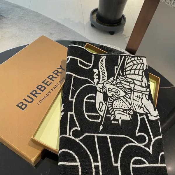 【2026】【BURBERRY  バーバリー】スカーフ33*188CM