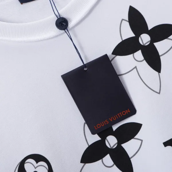 【2026】LV スウェット 【Louis Vuitton旗艦店】男女兼用 ご好評に付き再入荷！！