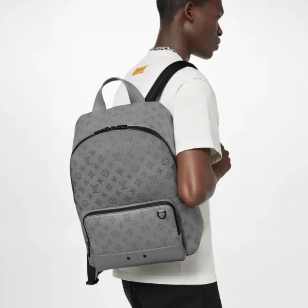 【2026】Louis Vuitton LV ヴィトン モノグラム リュック グレー 黒 シンプル 長財布 入る 33 x 41 x 18 cm