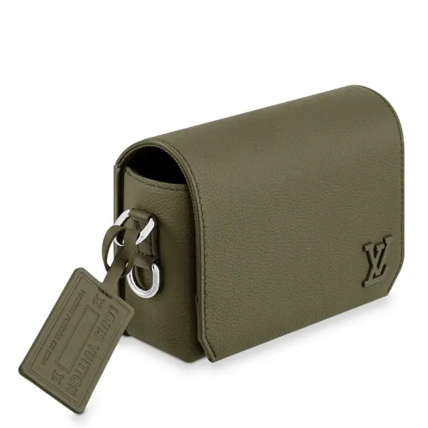 【2026】LV 【残り僅か】Louis Vuitton ウエアラブルウォレット ショルダー M82085M82086 17.3 x 12 x 7 cm 【2026】LV 【残り僅か】Louis Vuitton ウエアラブルウォレット ショルダー M82085M82086 17.3 x 12 x 7 cm
