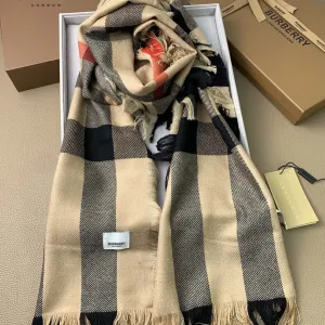 【2026】【BURBERRY  バーバリー】オートクチュール ファッション トランジショナル カラー ロング ビアード スカーフ35*240CM
